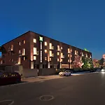 Hotel Ibis Styles Lisboa Aeroporto 4*