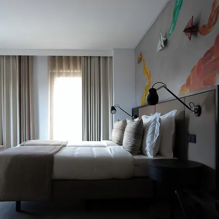Hotel Ibis Styles Lisboa Aeroporto 4*