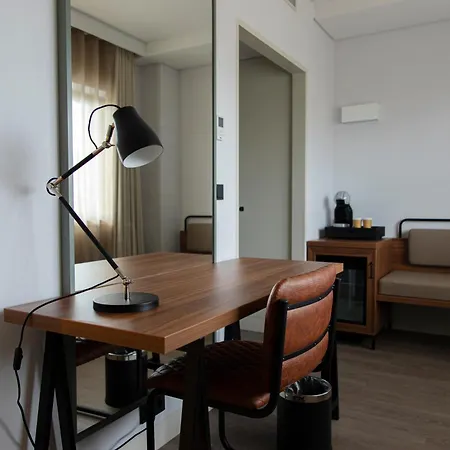 מלון Ibis Styles Lisboa Aeroporto 4*