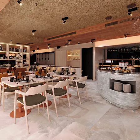 Ibis Styles Lisboa Aeroporto فندق