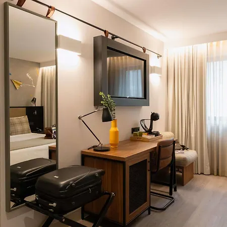 فندق Ibis Styles Lisboa Aeroporto 4*