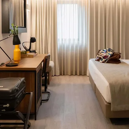 Ibis Styles Lisboa Aeroporto 4*
