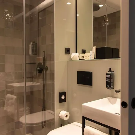 Hotel Ibis Styles Lisboa Aeroporto 4*