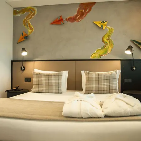 Hotel Ibis Styles Lisboa Aeroporto 4*