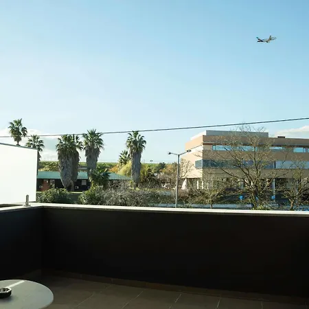 Hotel Ibis Styles Lisboa Aeroporto 4*