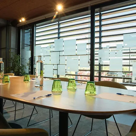 Hotel Ibis Styles Lisboa Aeroporto 4*