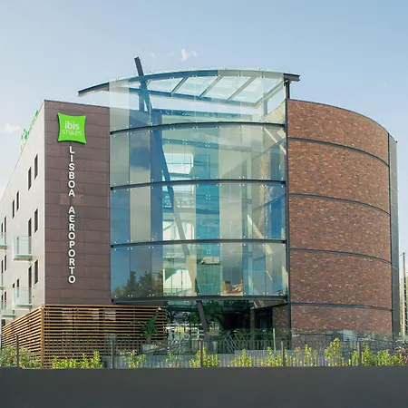 Hotel Ibis Styles Lisboa Aeroporto 4*